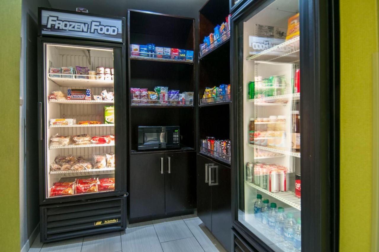 杰克逊市中心快捷假日酒店及套房 - 罗马斗兽场 外观 照片